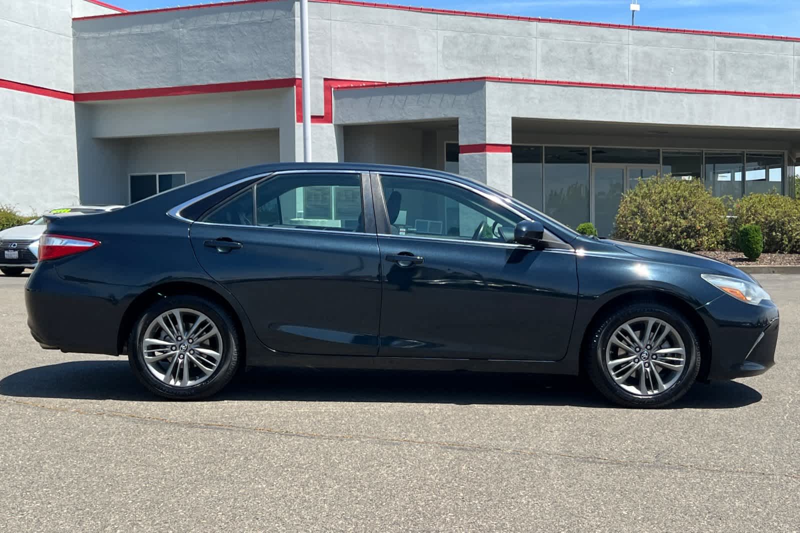Thumbnail: 2017 Toyota Camry - 6