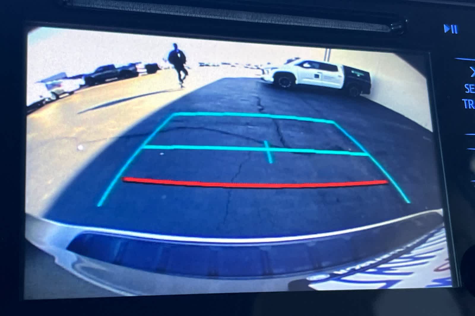 Thumbnail: 2017 Toyota Sienna - 22