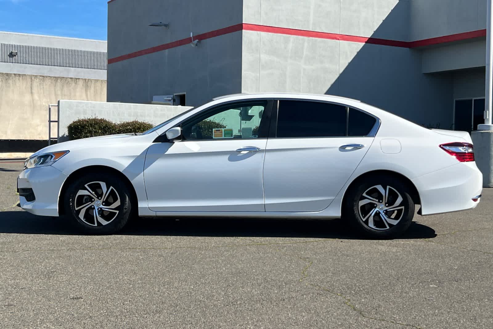 Thumbnail: 2017 Honda Accord - 9