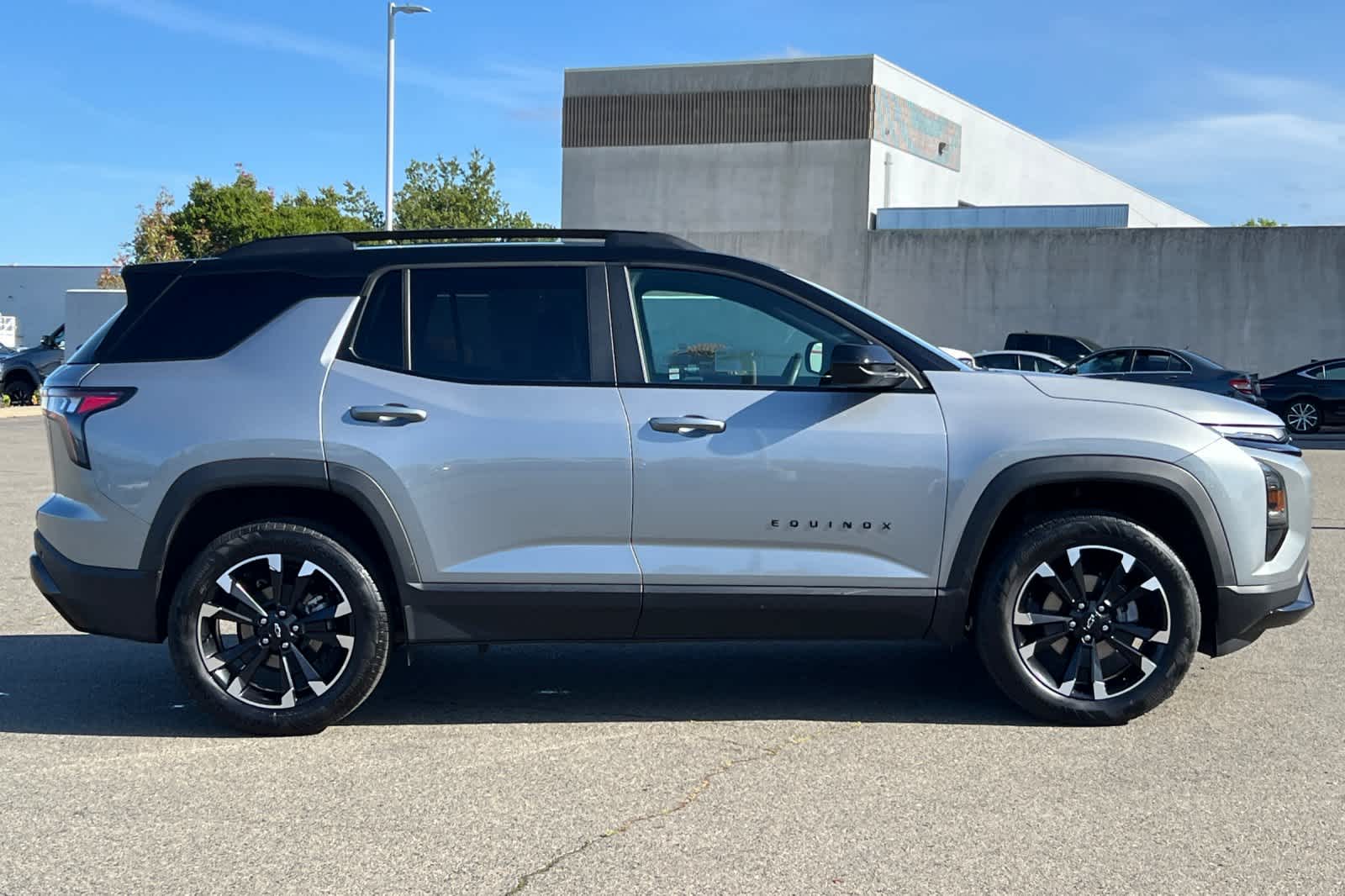 Thumbnail: 2025 Chevrolet Equinox - 6