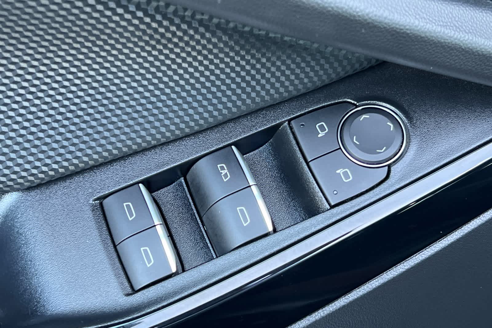 Thumbnail: 2025 Chevrolet Equinox - 13