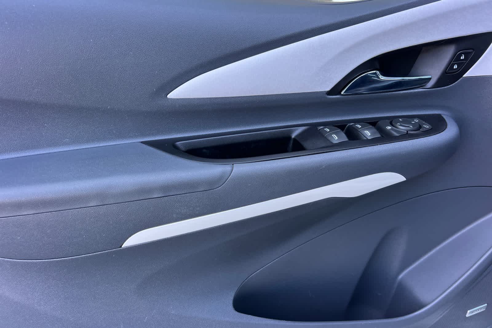 Thumbnail: 2017 Chevrolet Bolt EV - 12