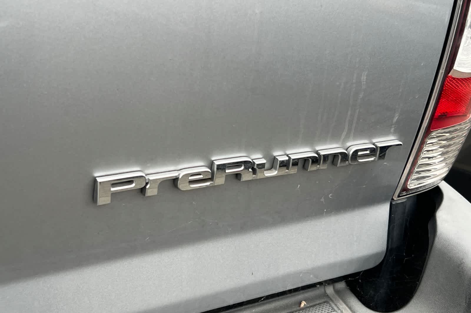 Thumbnail: 2015 Toyota Tacoma - 21