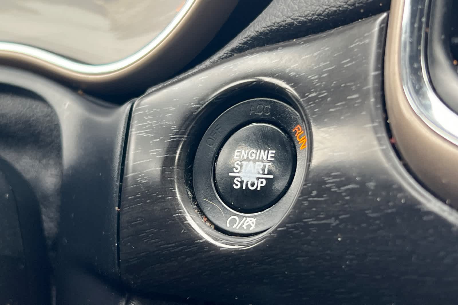 Thumbnail: 2017 Jeep Grand Cherokee - 23