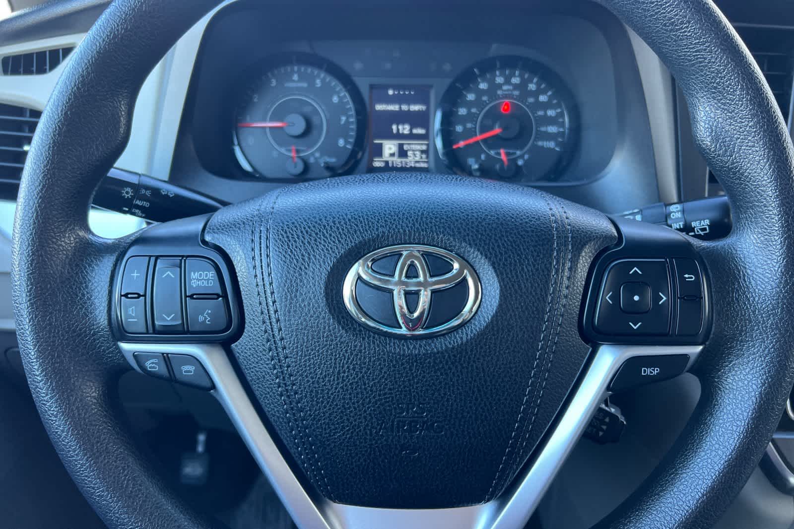 Thumbnail: 2017 Toyota Sienna - 25