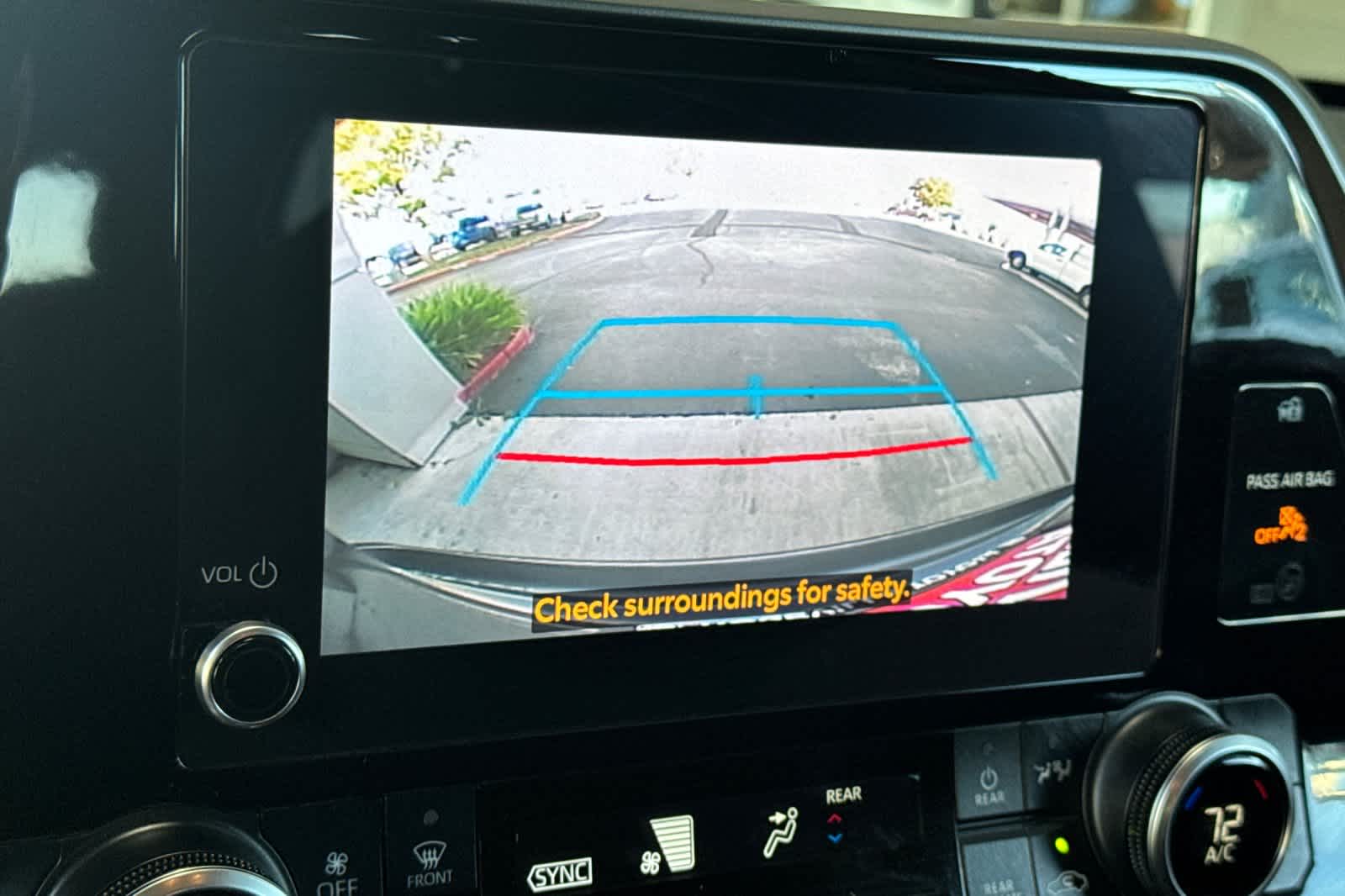 Thumbnail: 2024 Toyota Highlander - 23