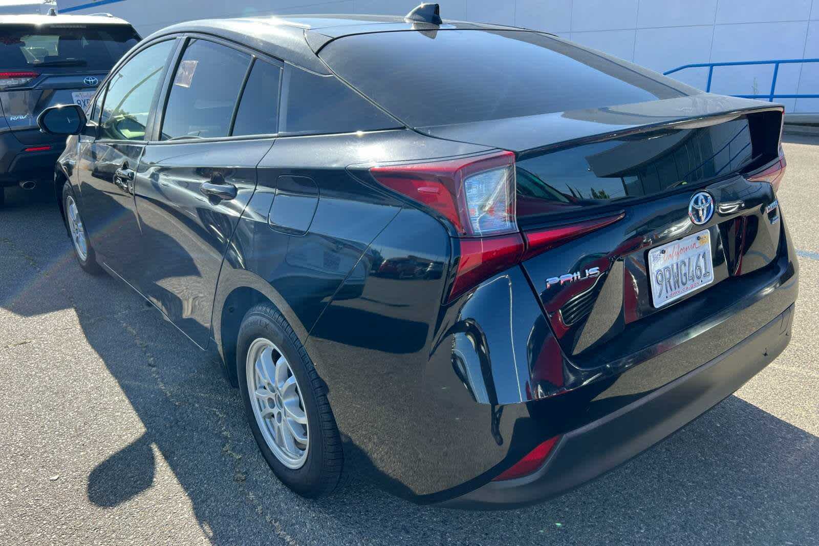 2020 Toyota Prius L Eco 4