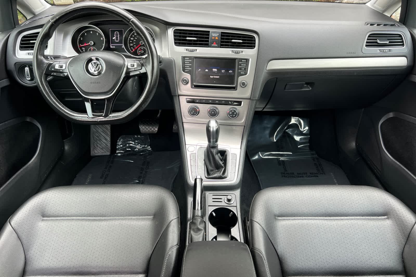 Thumbnail: 2017 Volkswagen Golf - 3