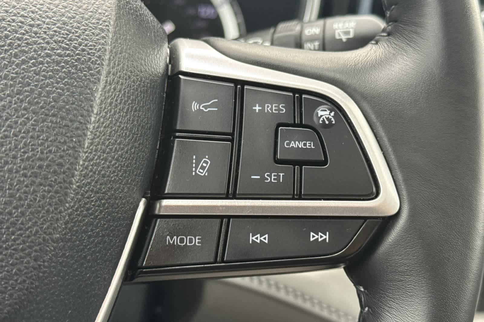 Thumbnail: 2022 Toyota Highlander - 29