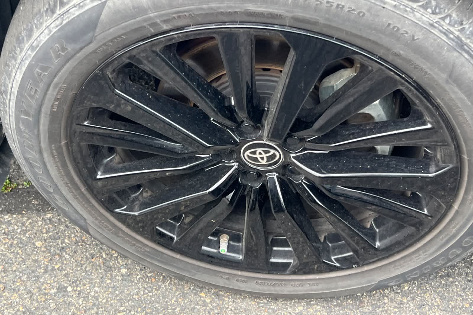 Thumbnail: 2023 Toyota Highlander - 12