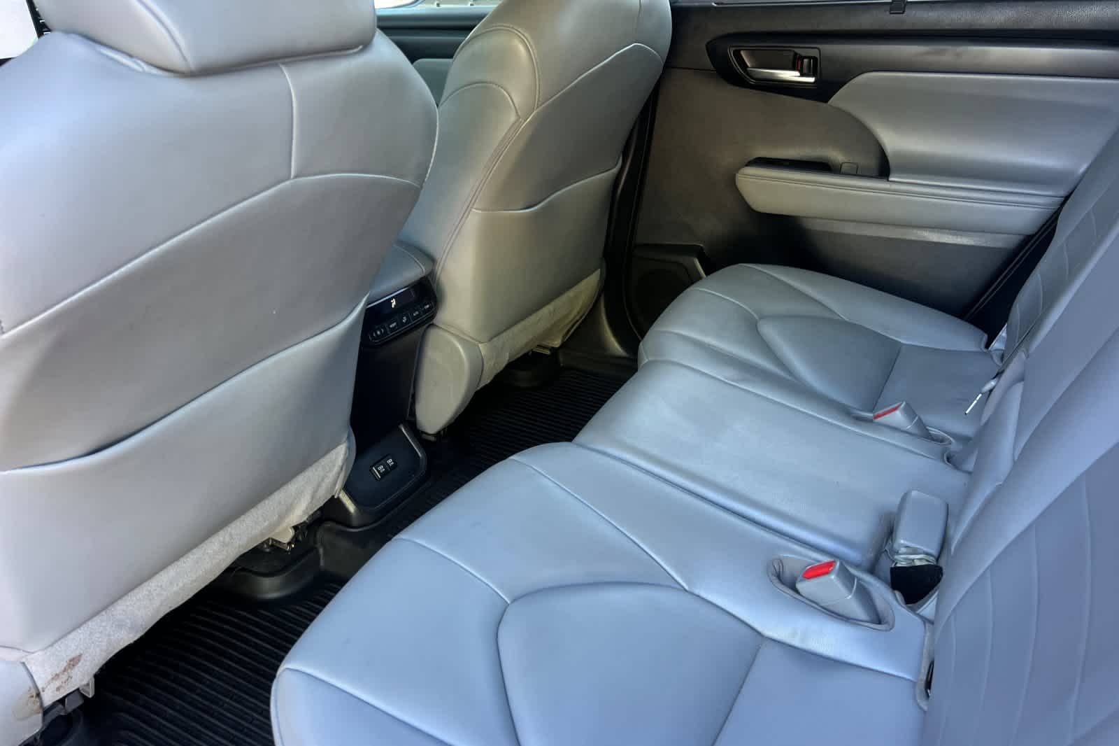 Thumbnail: 2021 Toyota Highlander - 3