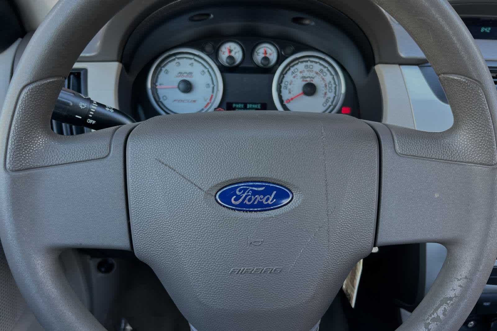 2010 Ford Focus SE 22