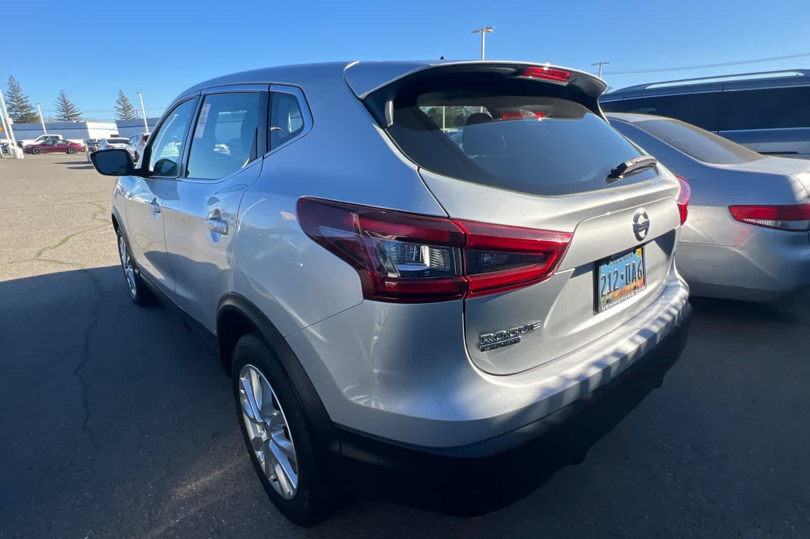 Thumbnail: 2021 Nissan Rogue Sport - 4