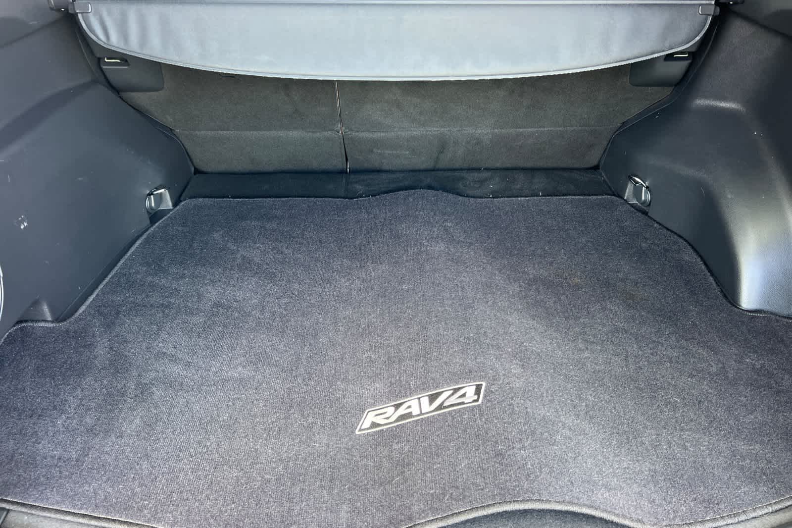 Thumbnail: 2021 Toyota RAV4 - 16