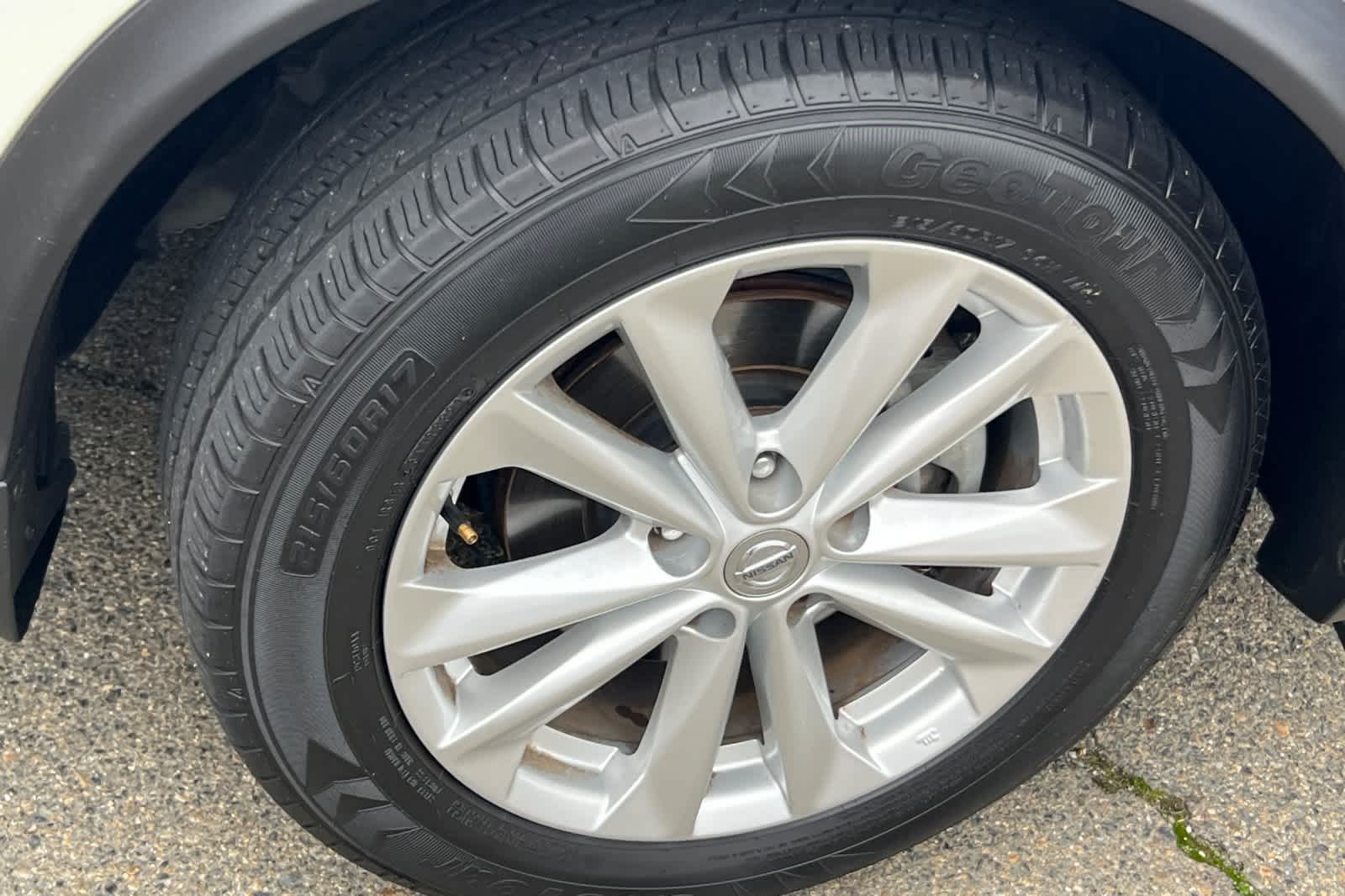 Thumbnail: 2017 Nissan Rogue Sport - 12