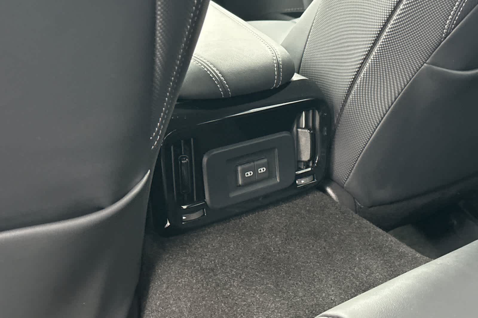 Thumbnail: 2023 Toyota Mirai - 14