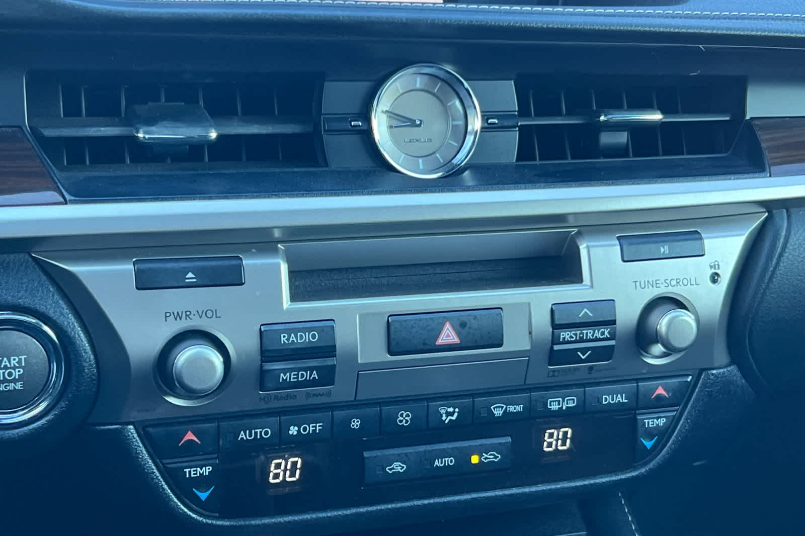 Thumbnail: 2016 Lexus ES - 22