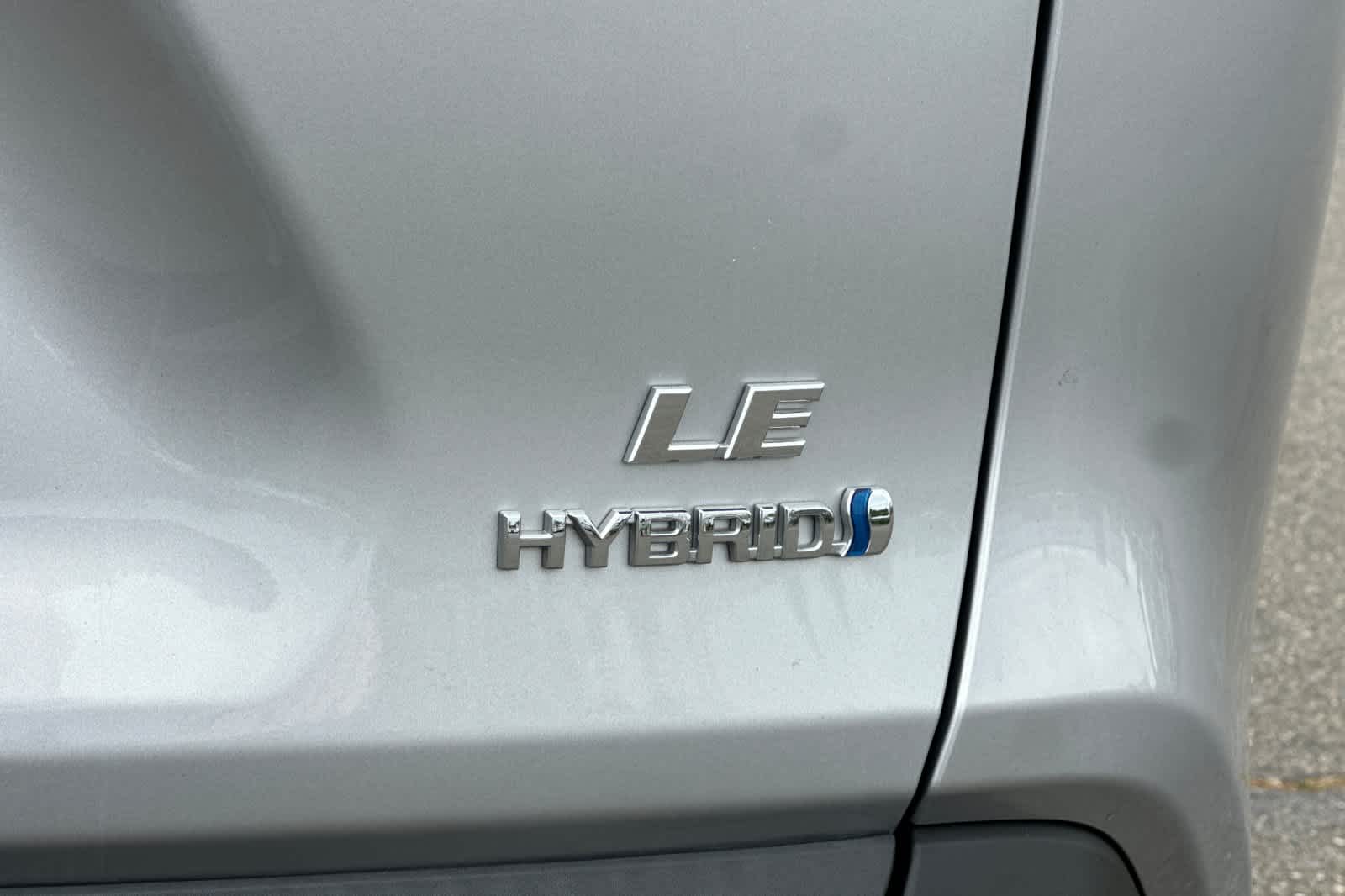 Thumbnail: 2022 Toyota RAV4 - 31