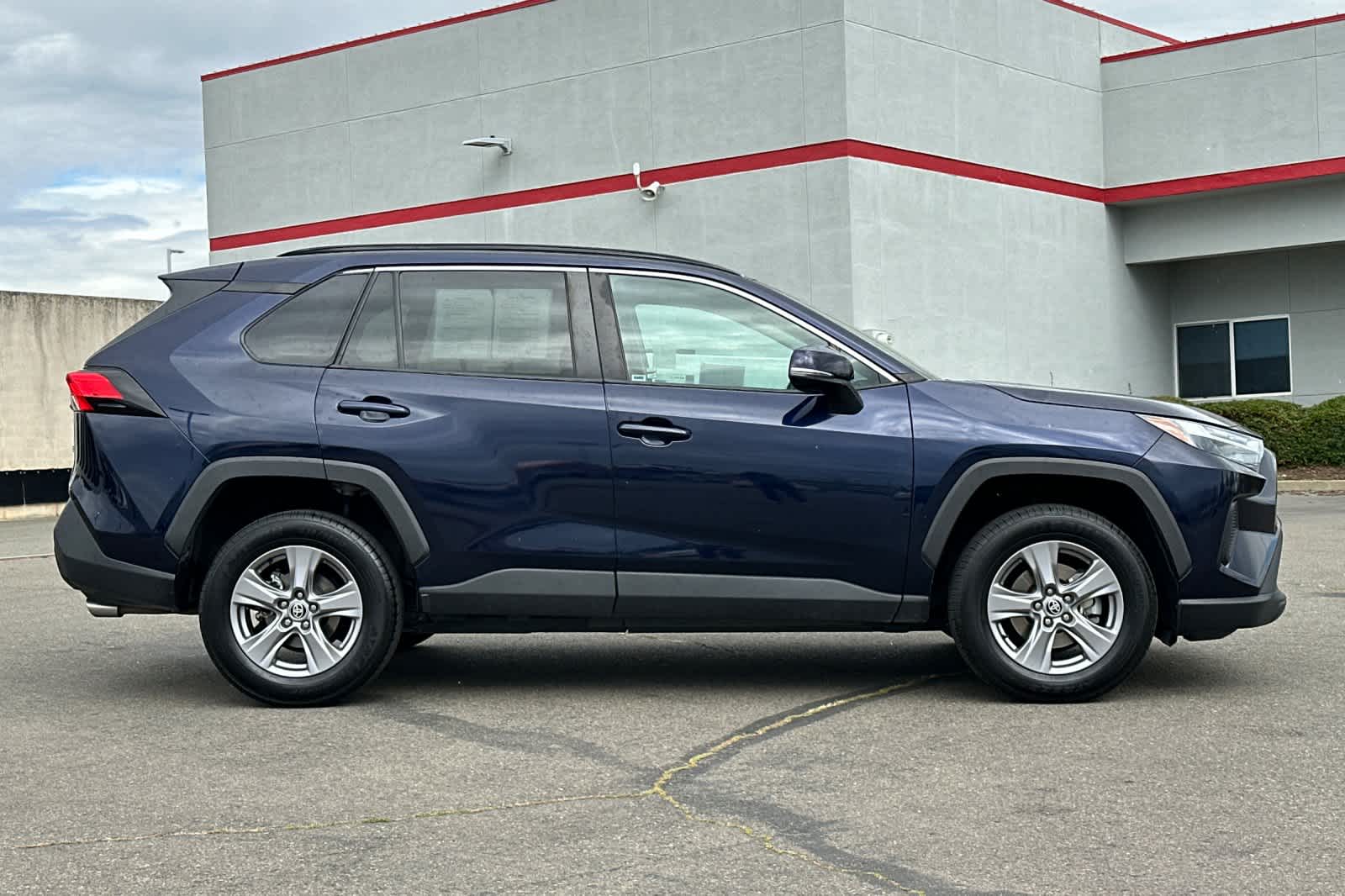 Thumbnail: 2024 Toyota RAV4 - 6