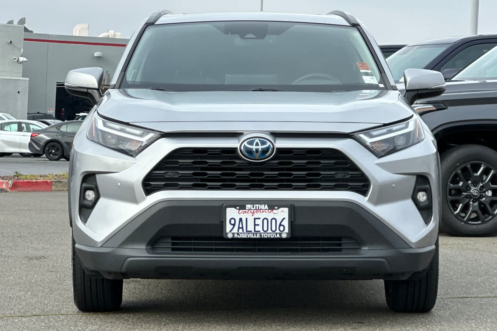 Thumbnail: 2022 Toyota RAV4 - 10