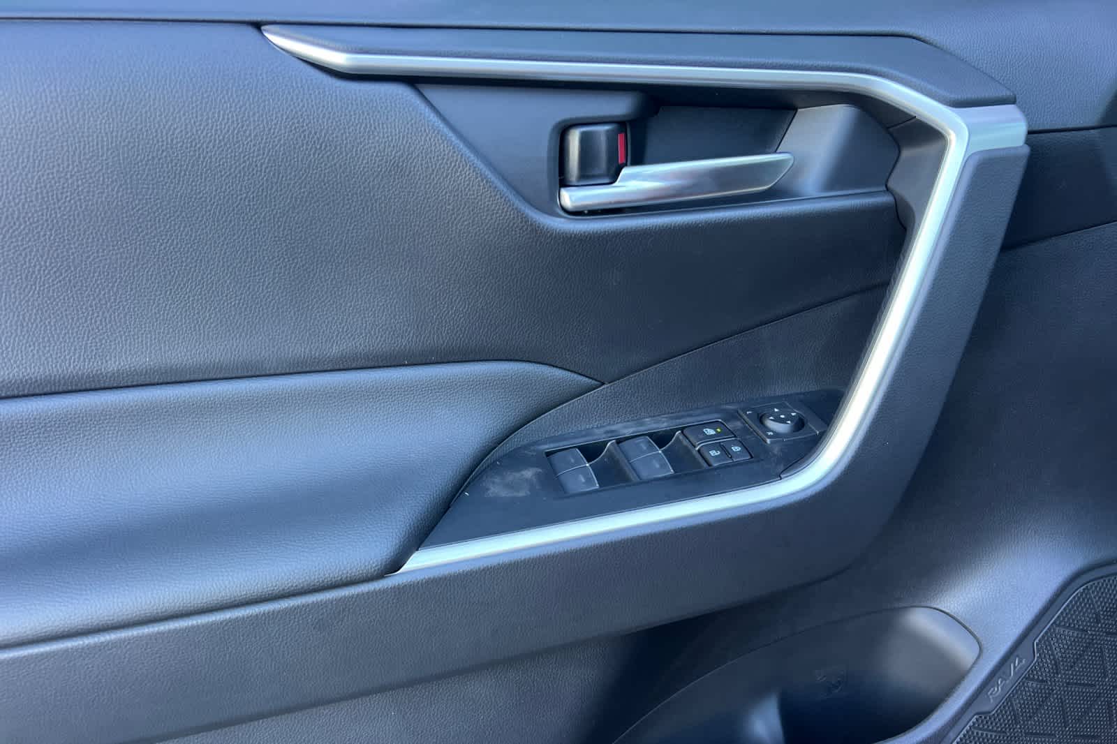 Thumbnail: 2025 Toyota RAV4 - 12