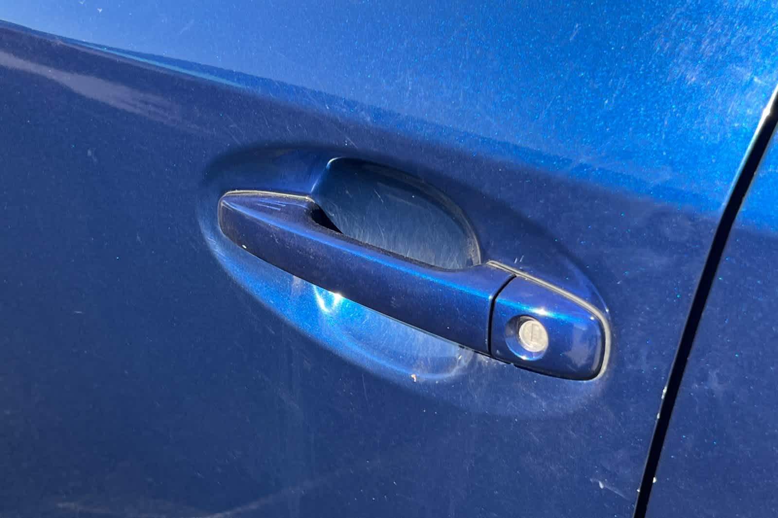 Thumbnail: 2013 Toyota Prius v - 18