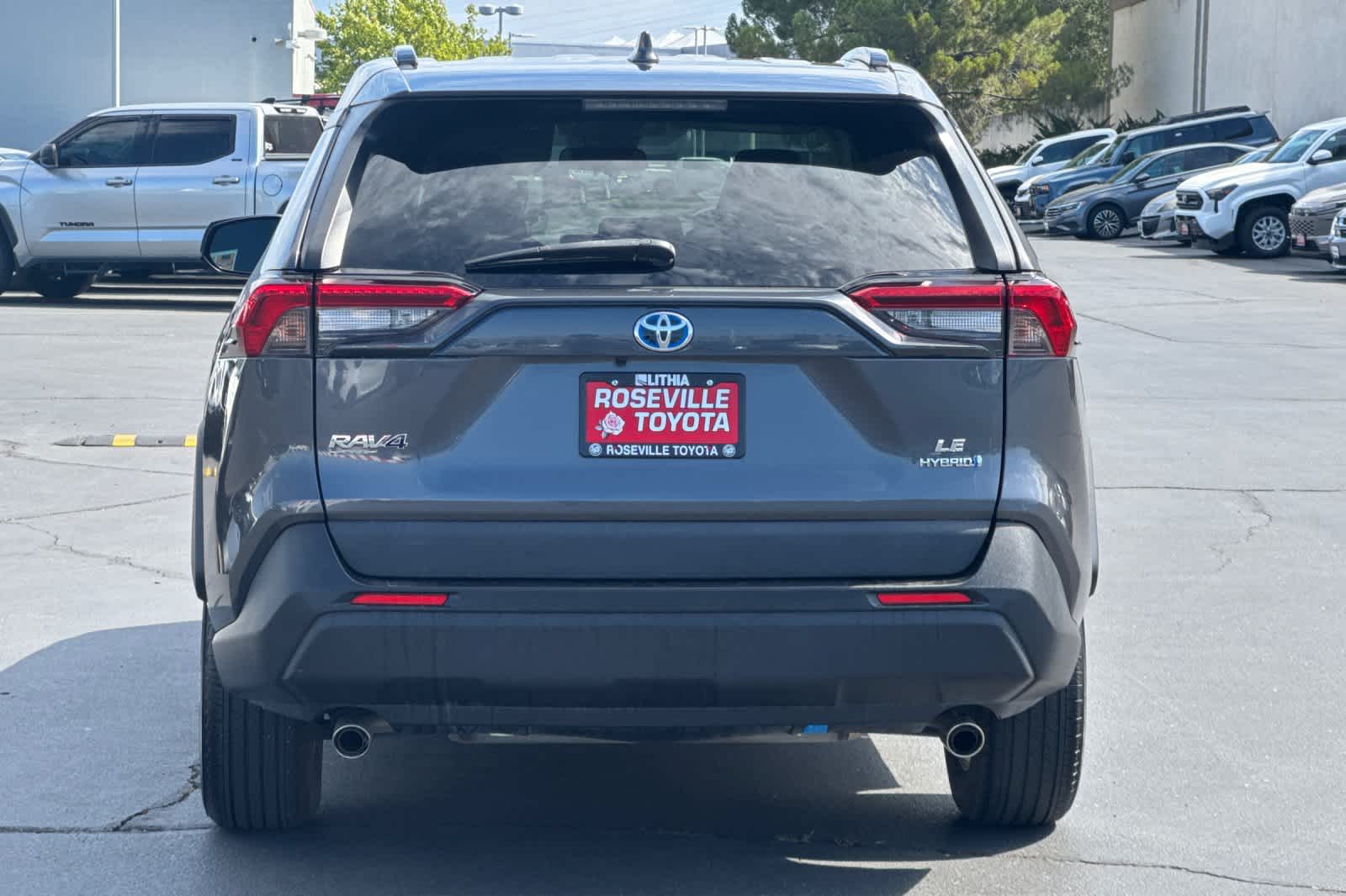 Thumbnail: 2021 Toyota RAV4 - 8