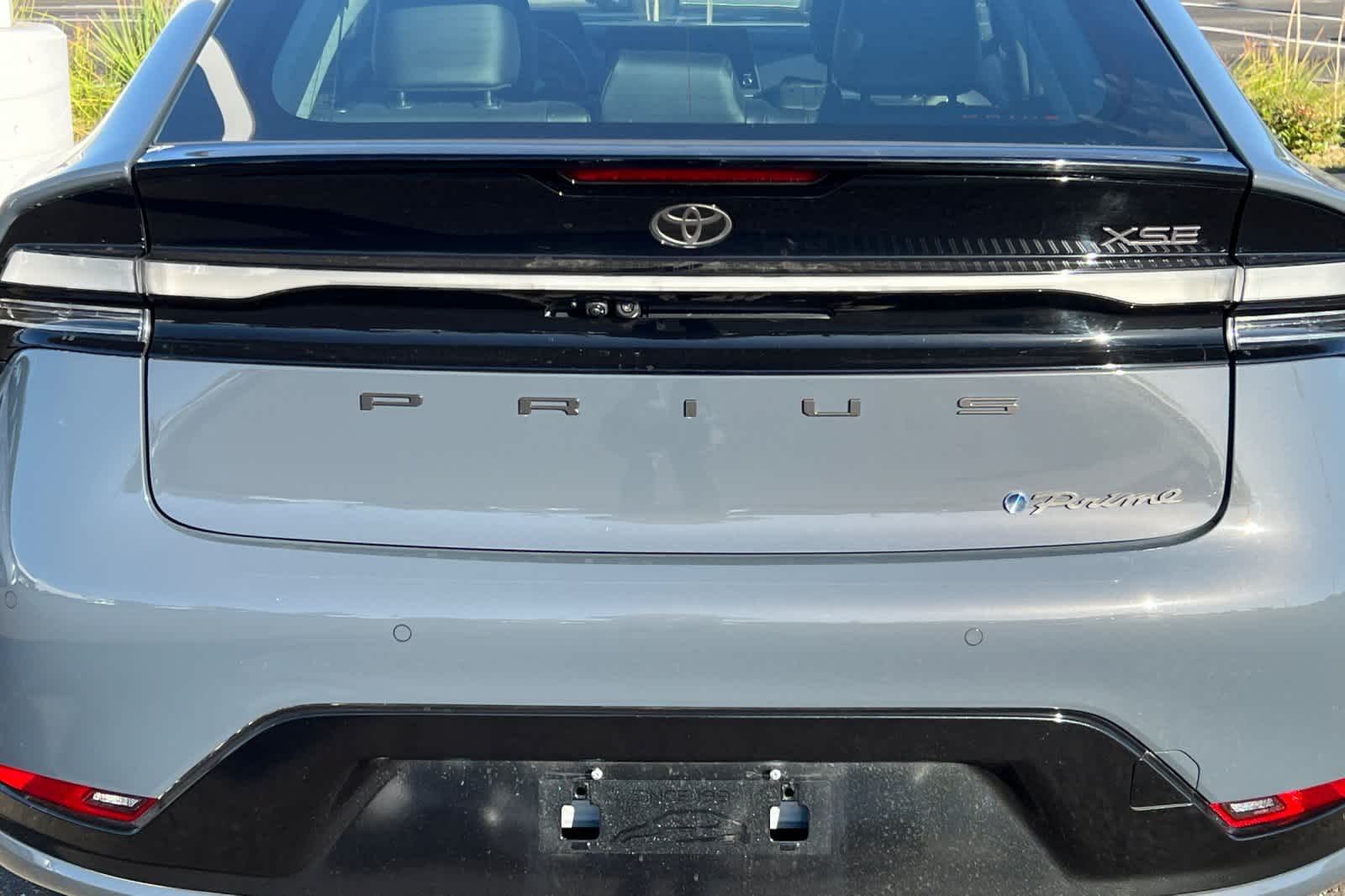 Thumbnail: 2024 Toyota Prius Prime - 18