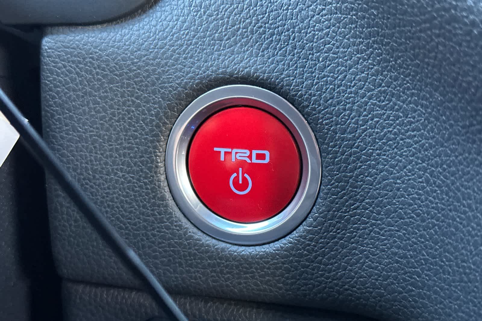 Thumbnail: 2023 Toyota Sequoia - 25