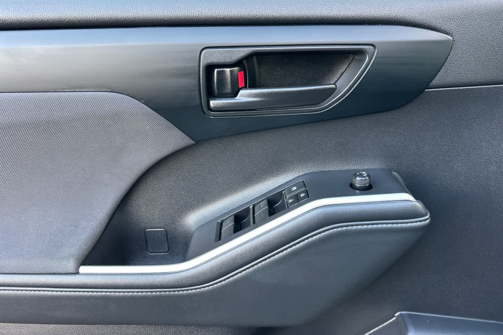 Thumbnail: 2022 Toyota Highlander - 12