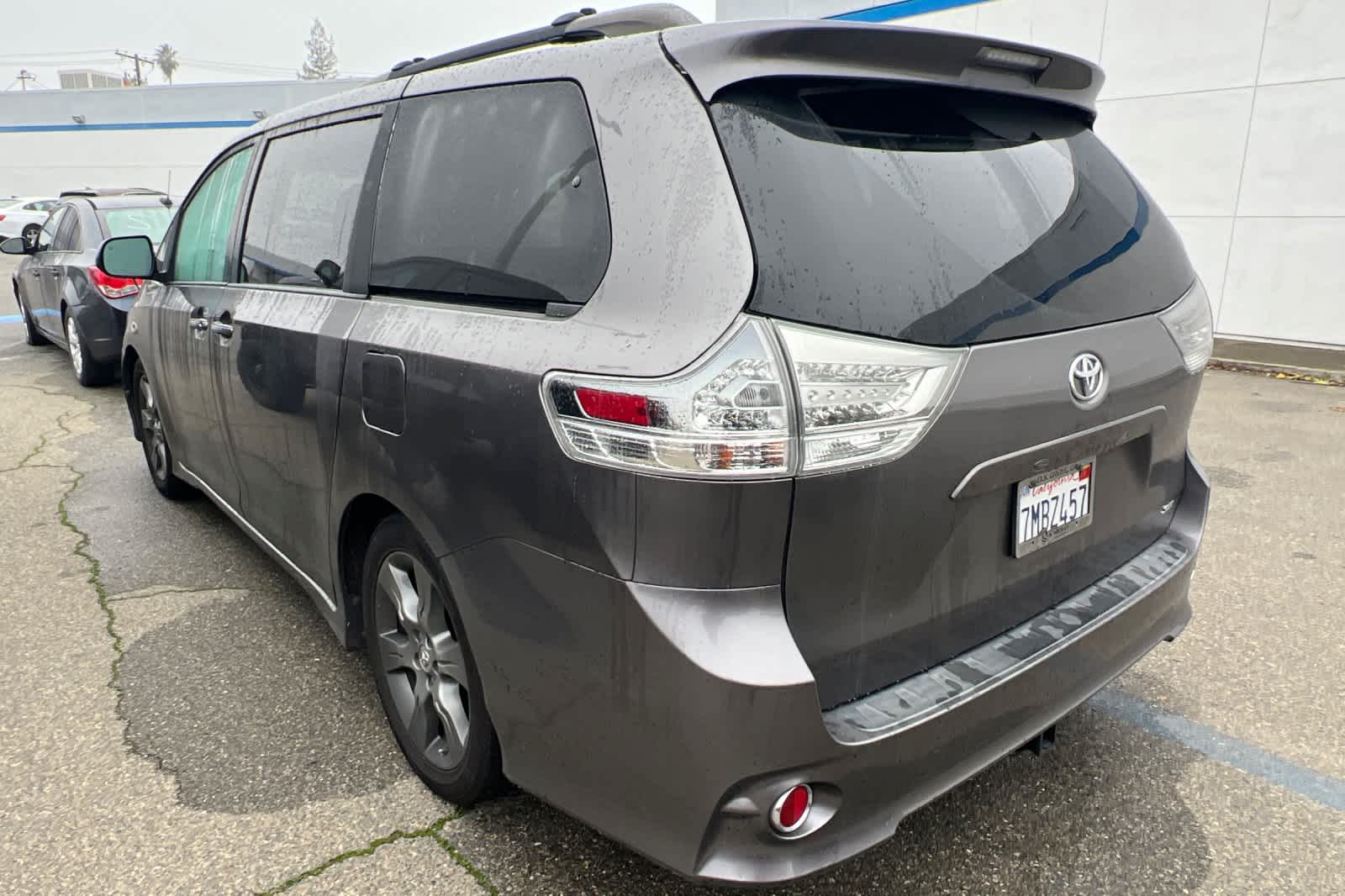 Thumbnail: 2015 Toyota Sienna - 4