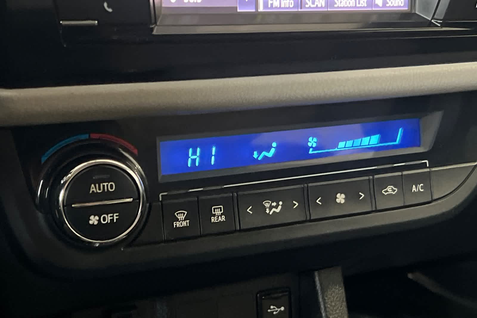 Thumbnail: 2015 Toyota Corolla - 20