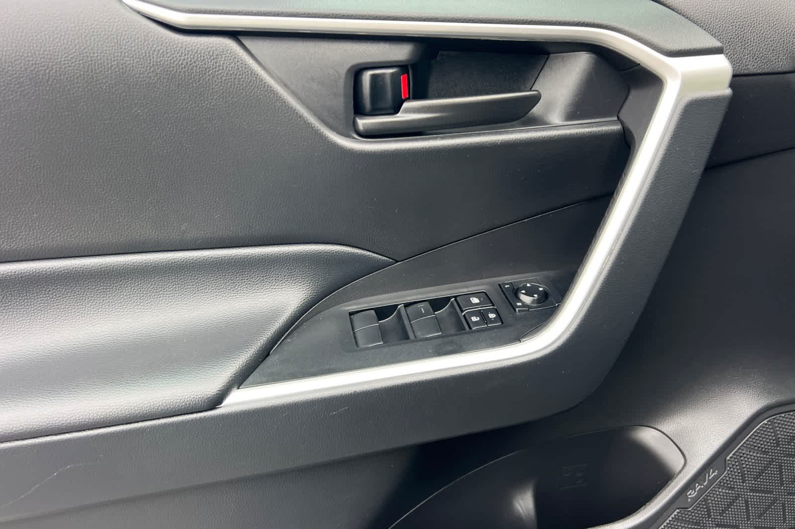 Thumbnail: 2024 Toyota RAV4 - 12