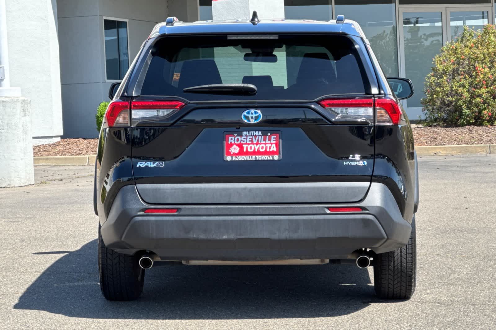 Thumbnail: 2021 Toyota RAV4 - 8