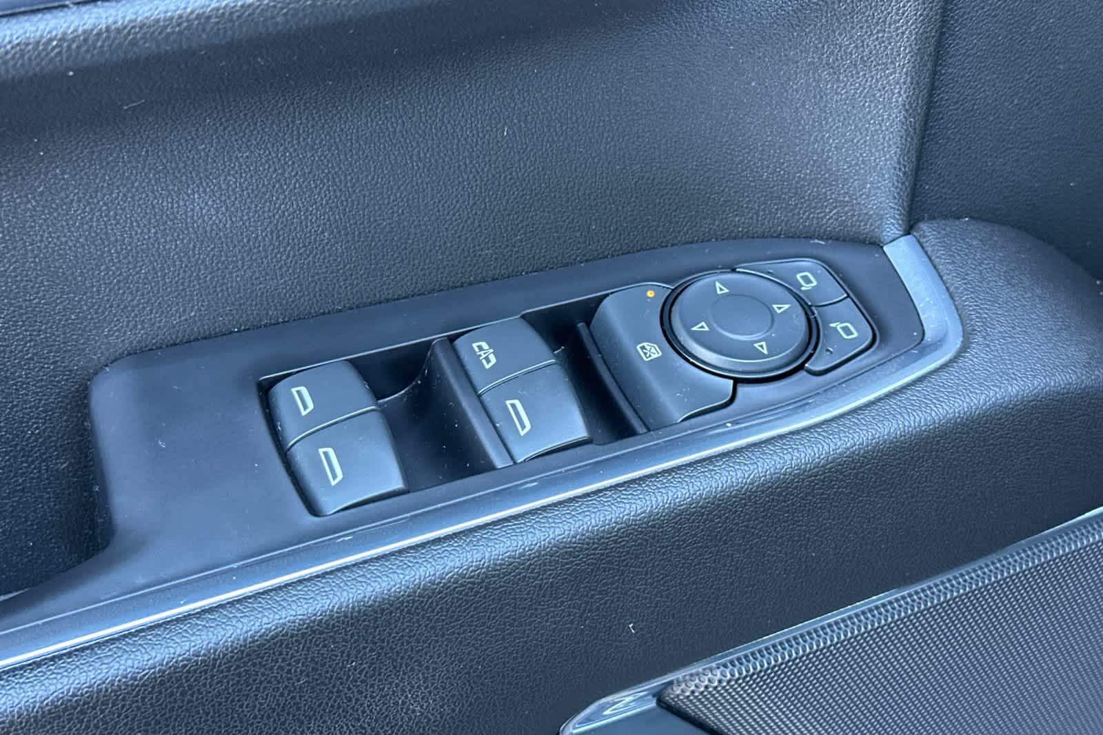 Thumbnail: 2022 Chevrolet Silverado 1500 - 13