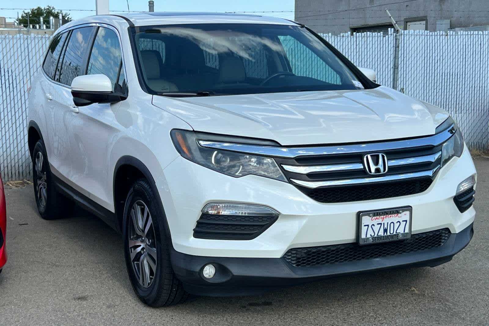 Thumbnail: 2016 Honda Pilot - 3