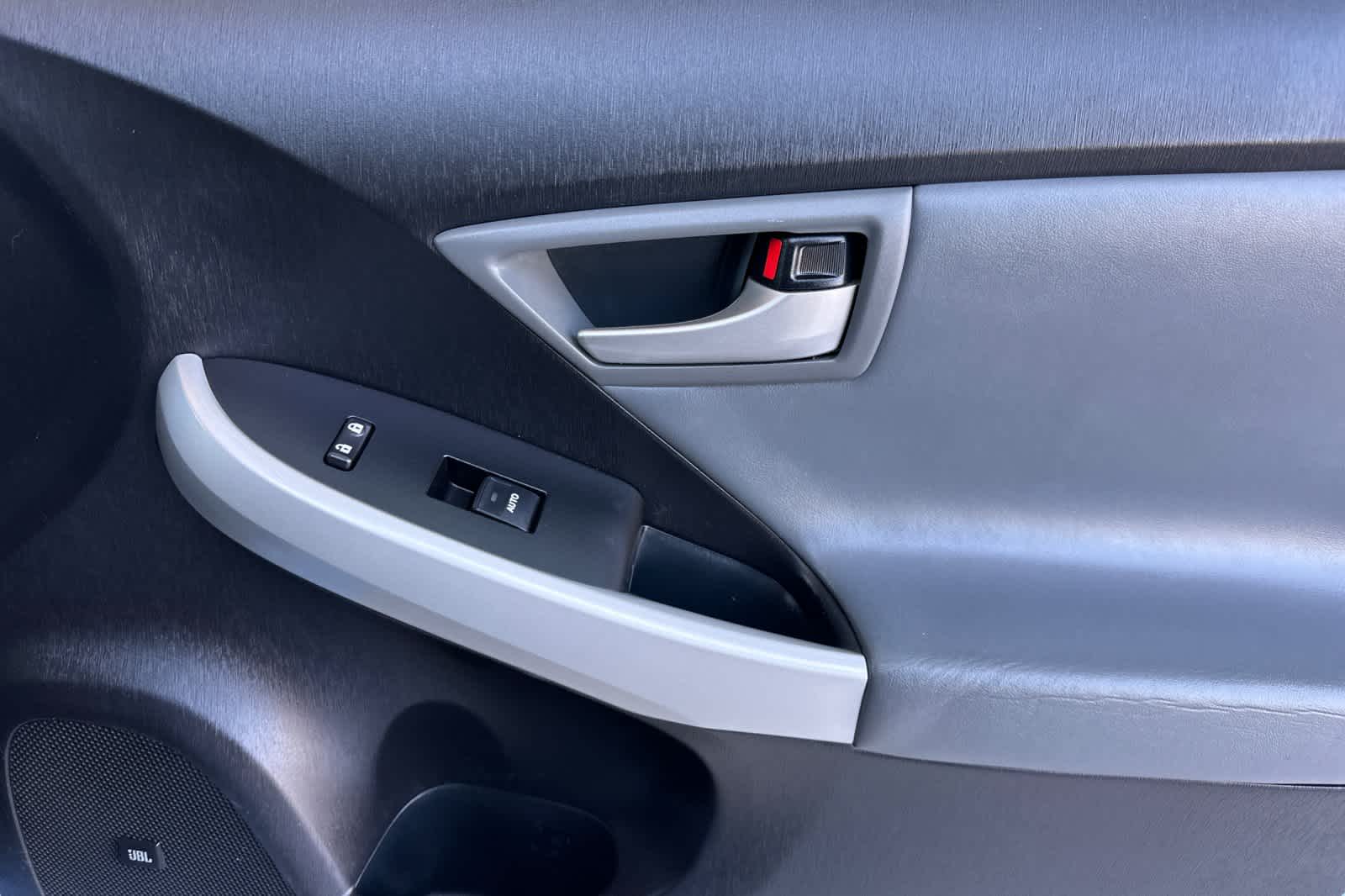 Thumbnail: 2012 Toyota Prius - 18