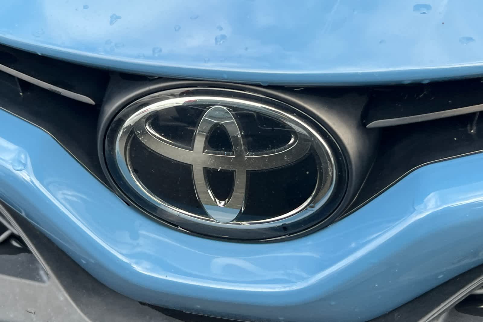 Thumbnail: 2023 Toyota Camry - 10