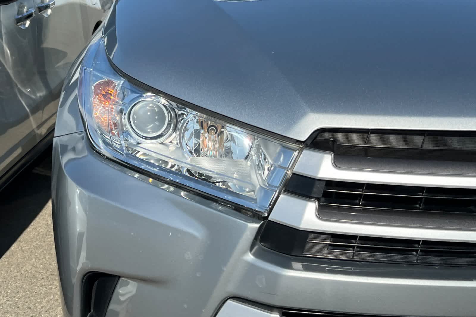Thumbnail: 2018 Toyota Highlander - 8