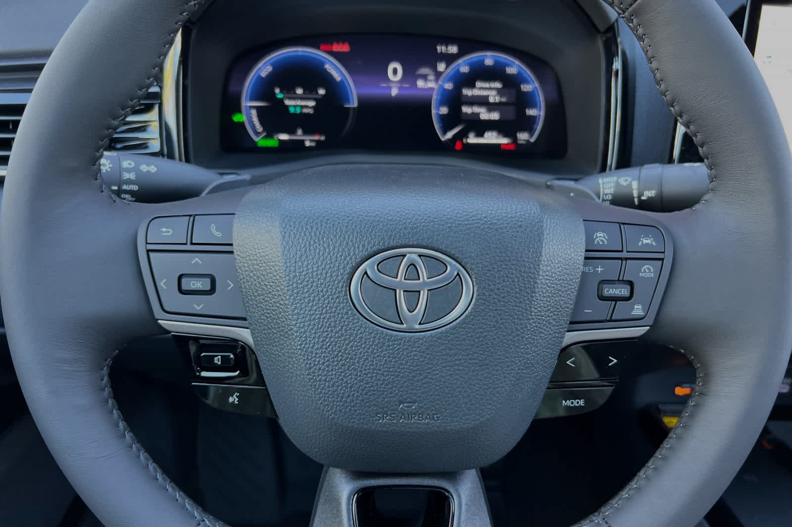 2025 Toyota Camry XSE 24