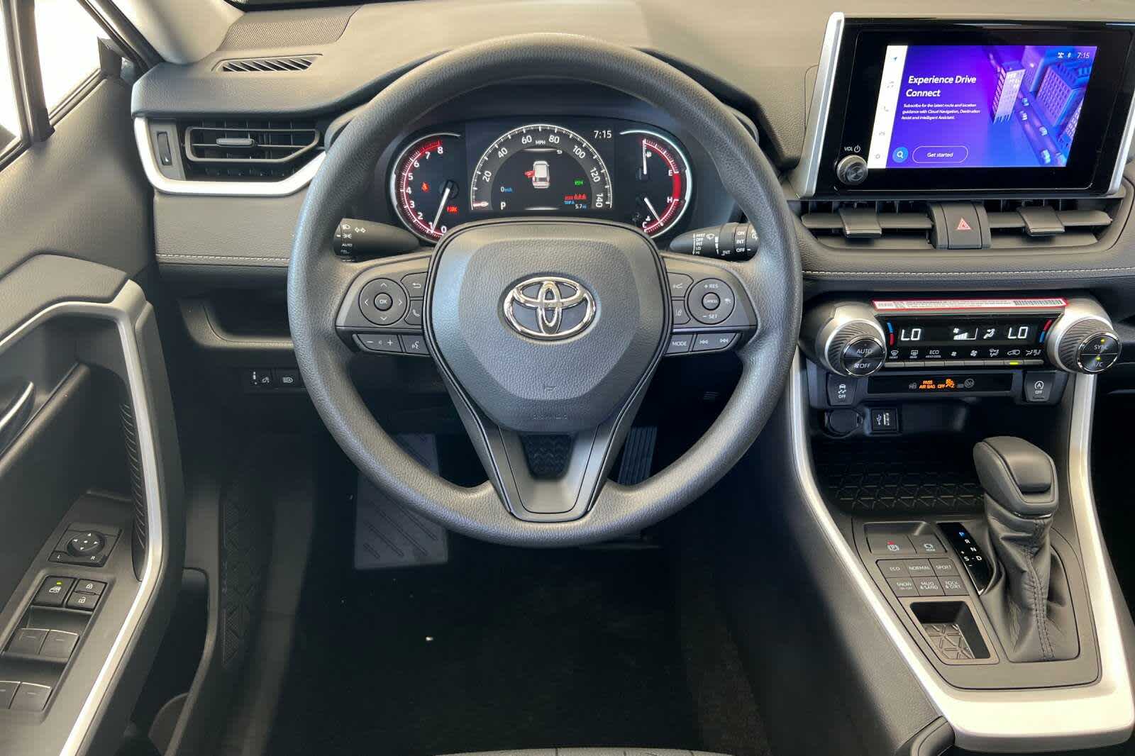 2025 Toyota RAV4 XLE 15
