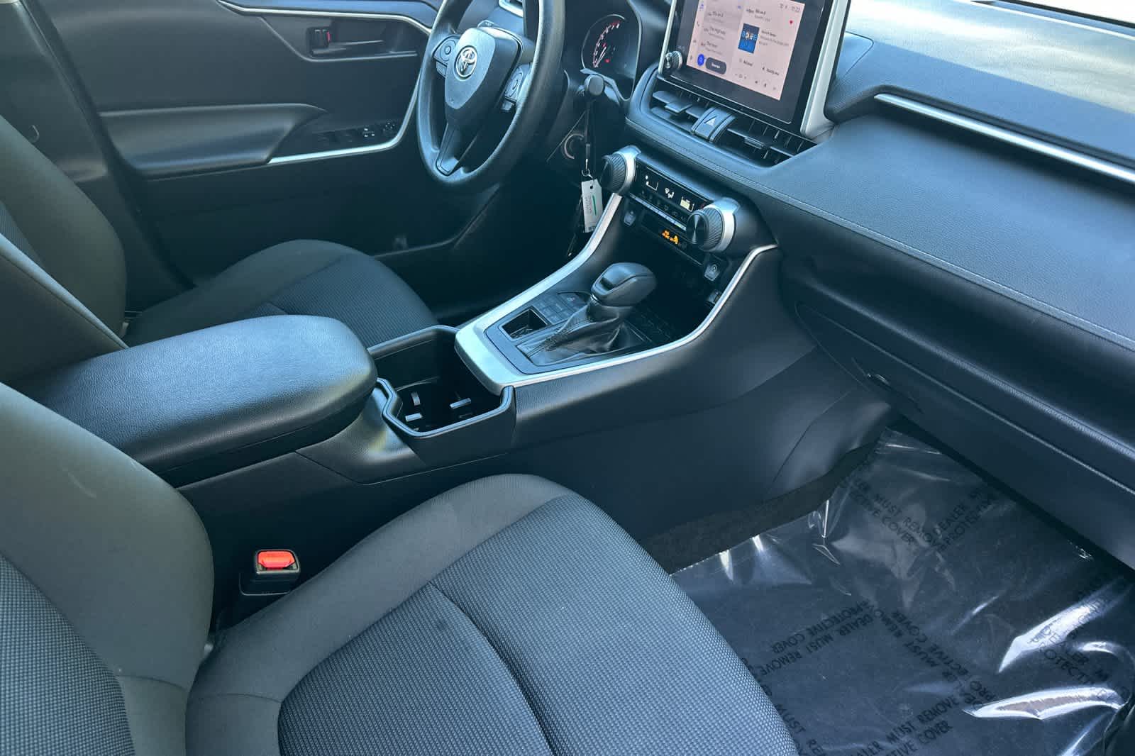 Thumbnail: 2024 Toyota RAV4 - 17