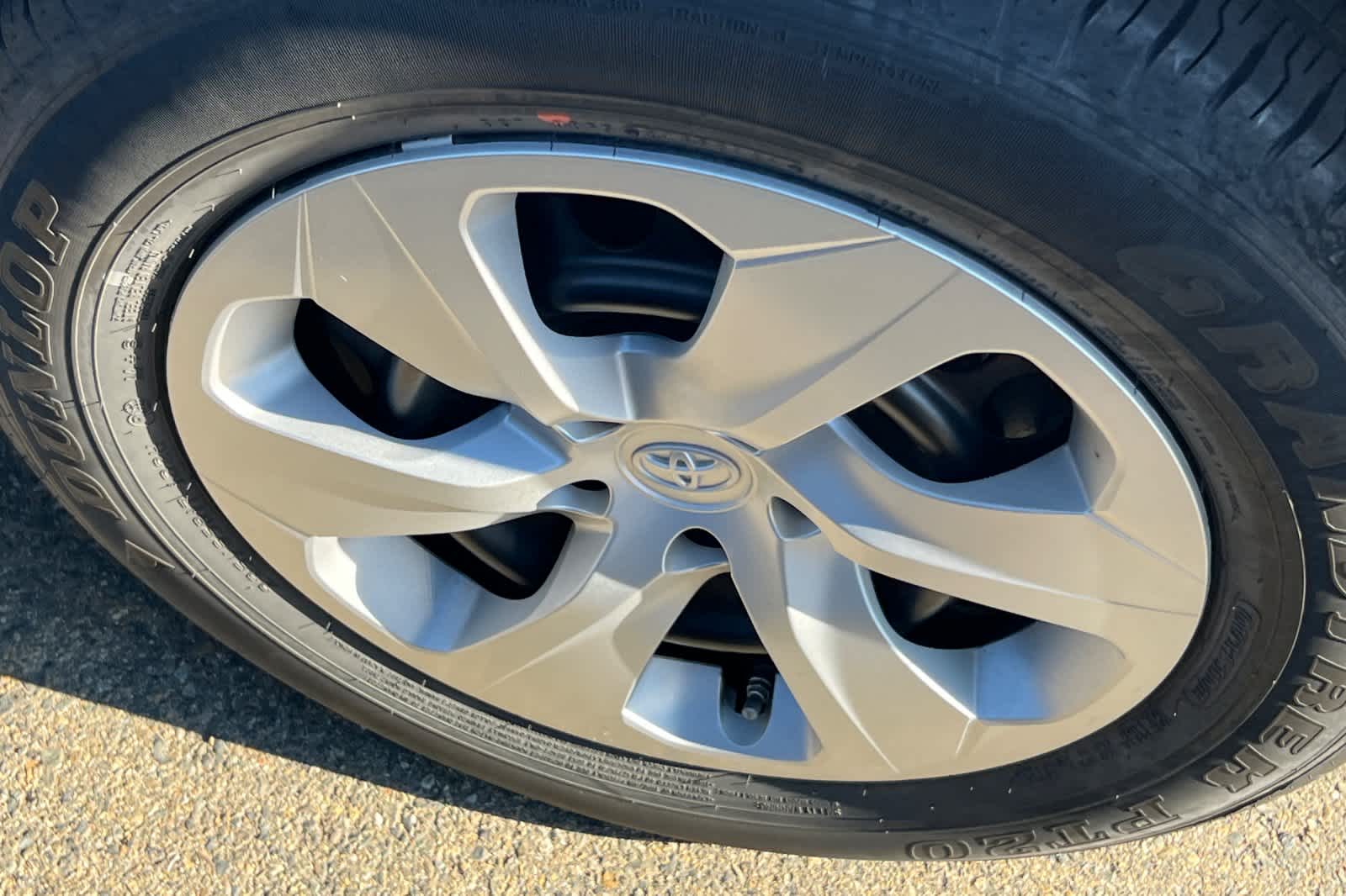 Thumbnail: 2024 Toyota RAV4 - 17