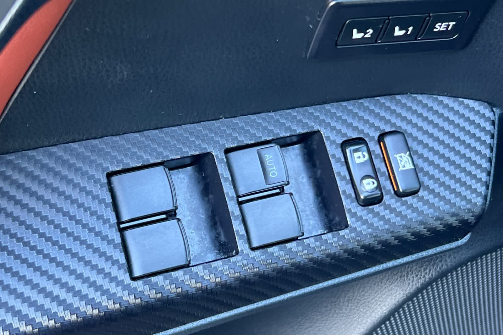 Thumbnail: 2015 Toyota RAV4 - 13