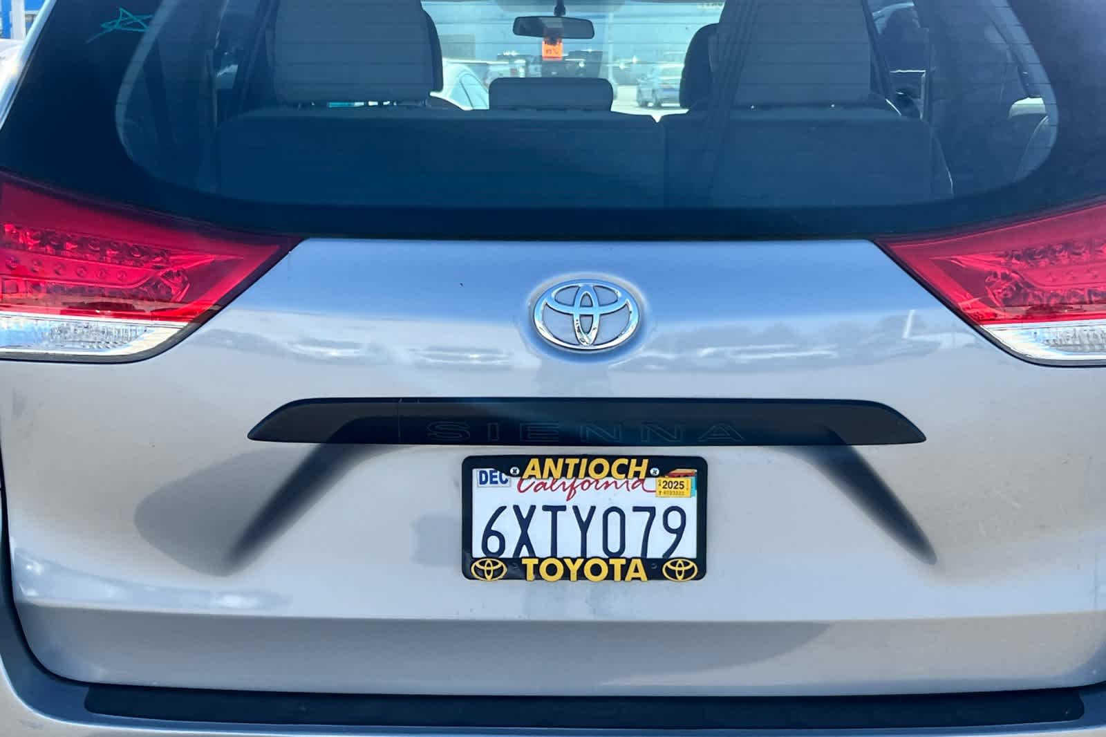 Thumbnail: 2013 Toyota Sienna - 15
