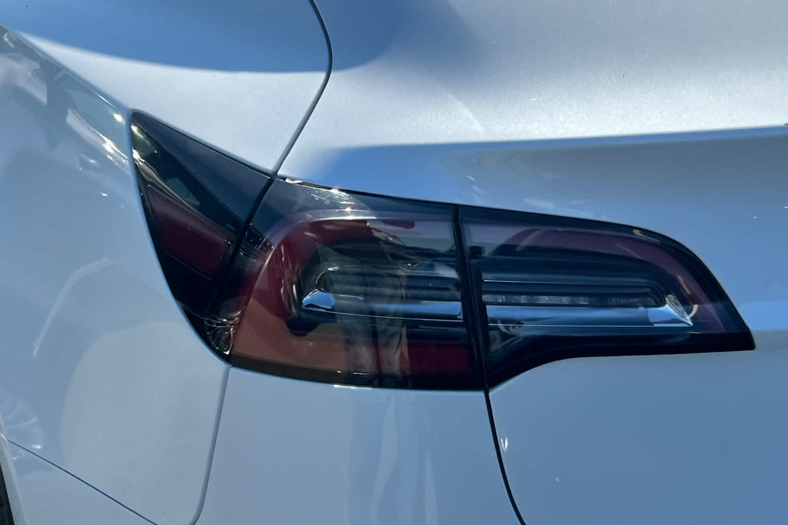 Thumbnail: 2022 Tesla Model 3 - 15
