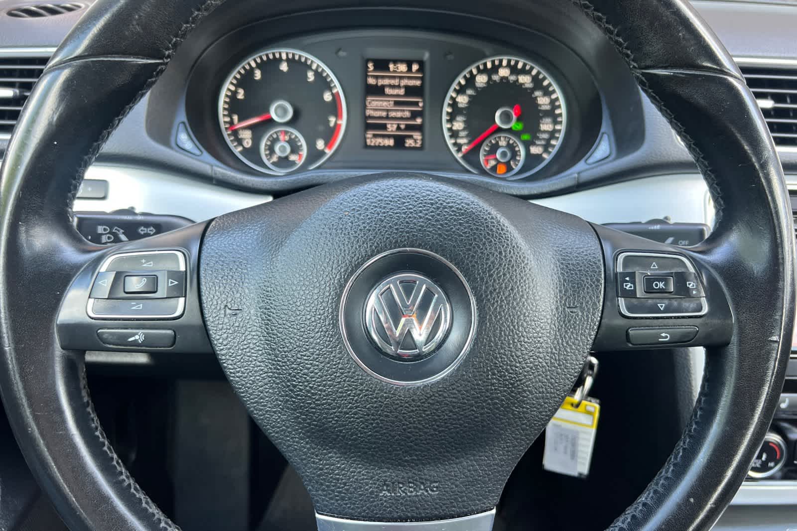 Thumbnail: 2013 Volkswagen Passat - 22