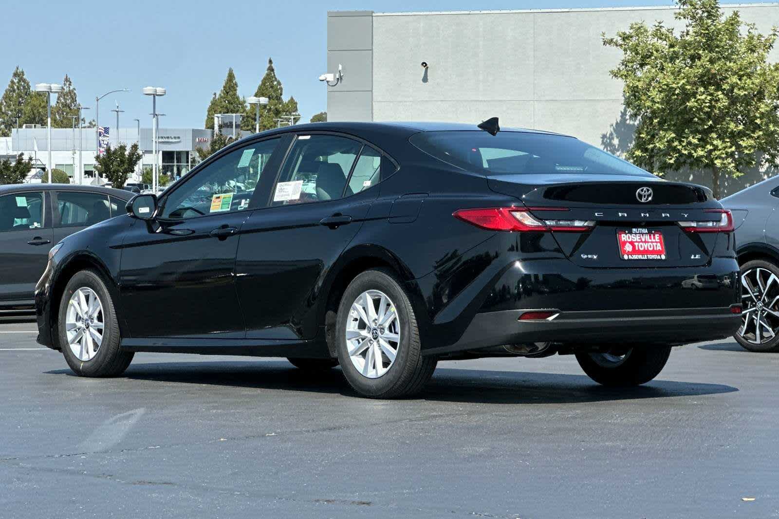 2025 Toyota Camry LE 6