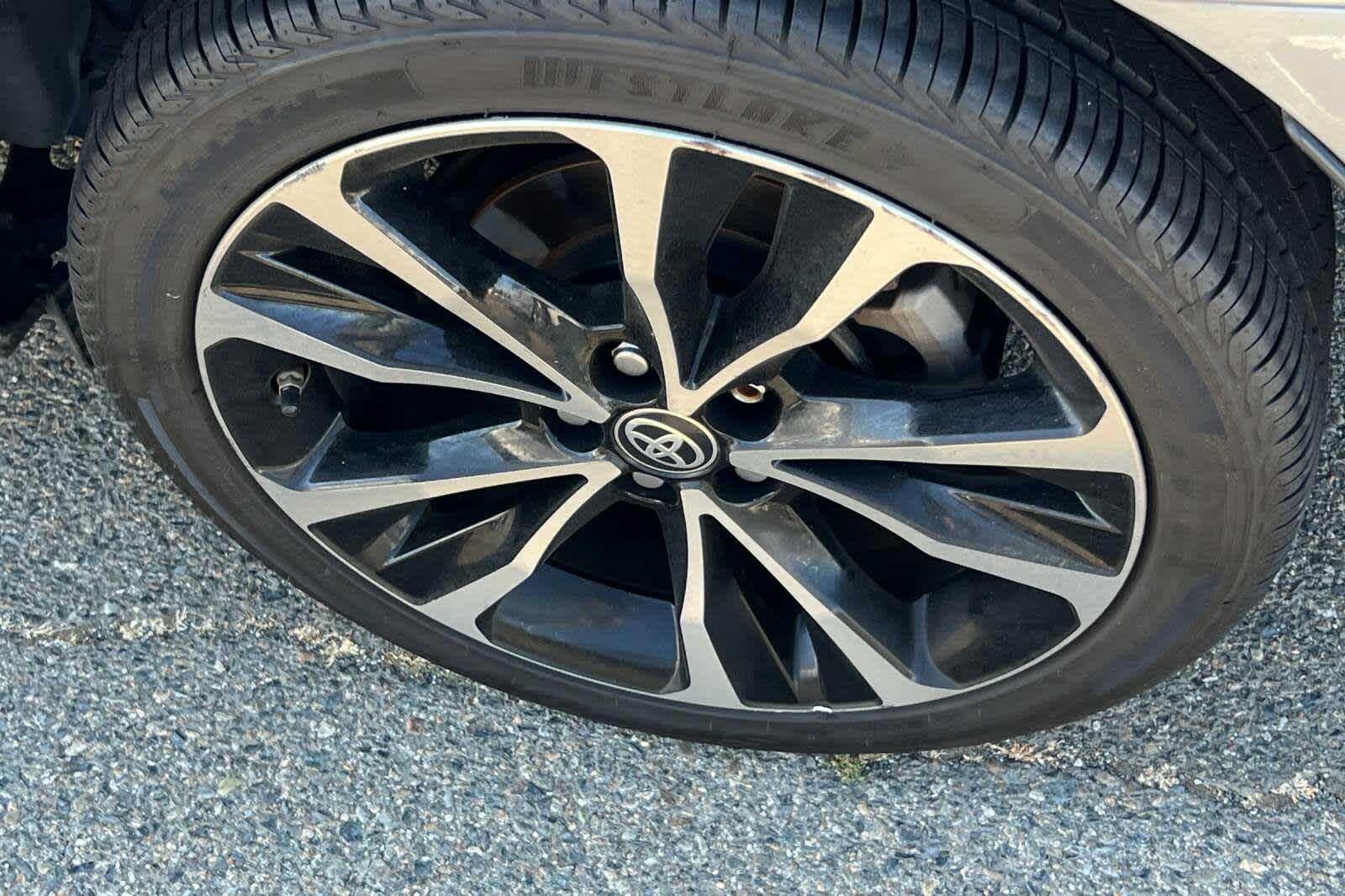 Thumbnail: 2018 Toyota Corolla - 18