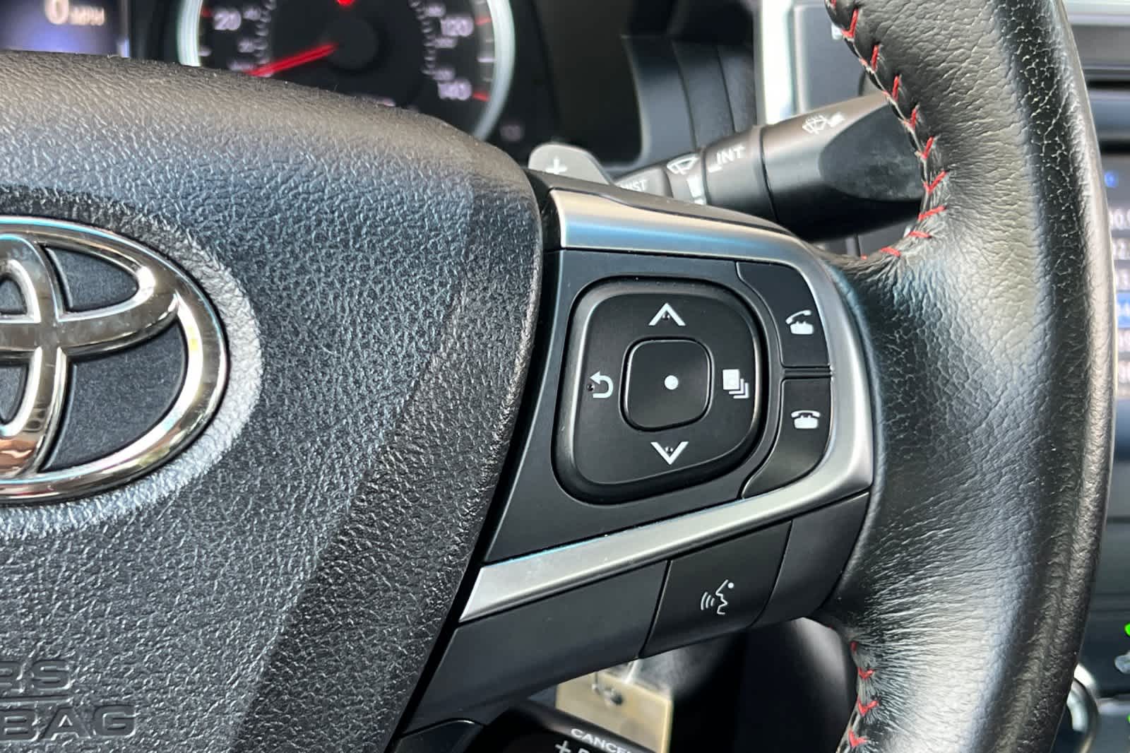 Thumbnail: 2015 Toyota Camry - 24